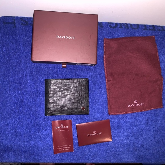 Davidoff Bifold Credit Card Holder/Wallet in Black Leather - Picture 9 of 12